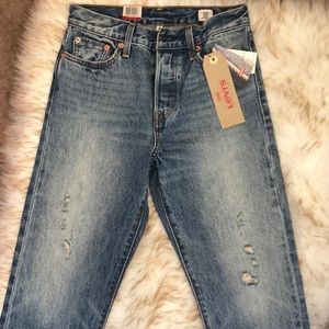 NWT Levi’s White Oak Wedgie Fit Jeans 25